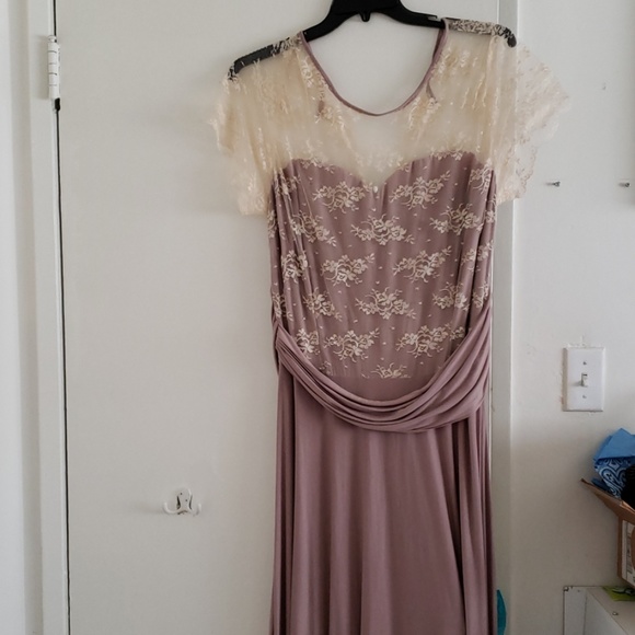 none Dresses & Skirts - Special Occasion worn 1x dress